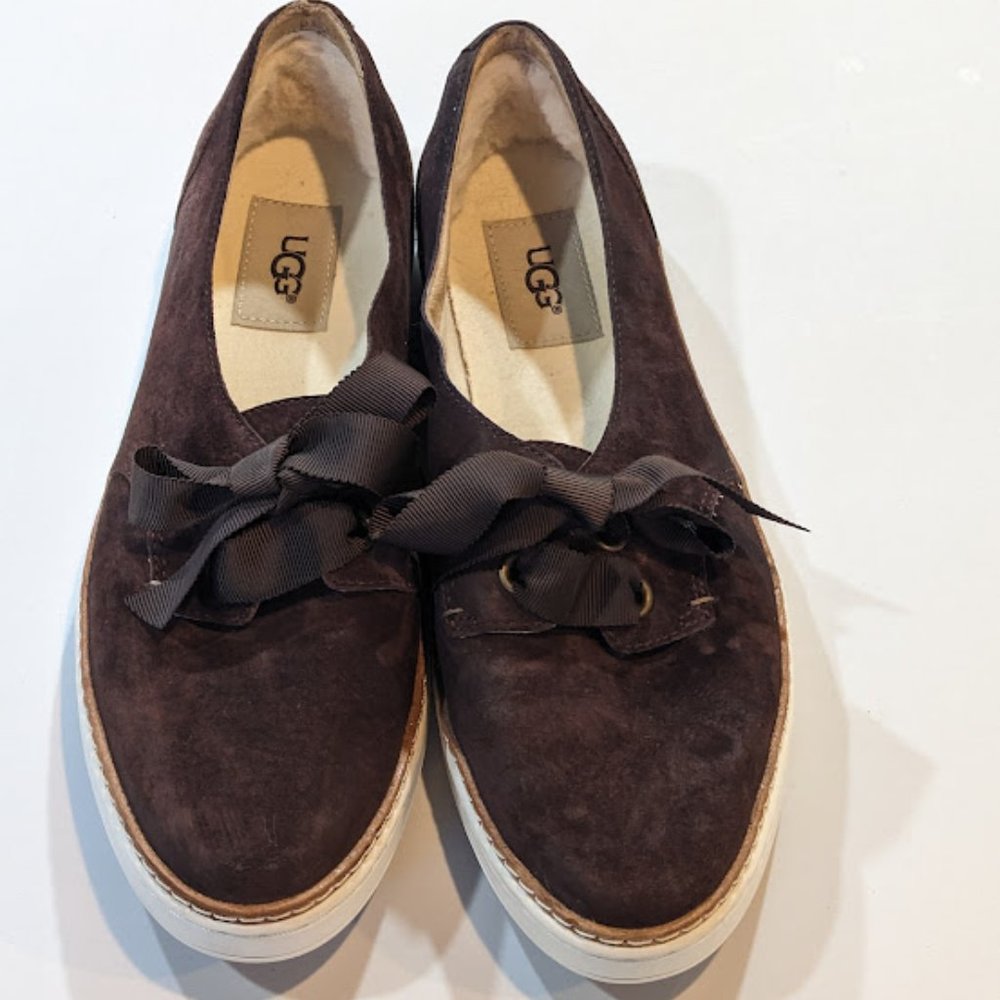 UGG Carilyn Leather Suede Lace-Up Flats Shoes Size 9